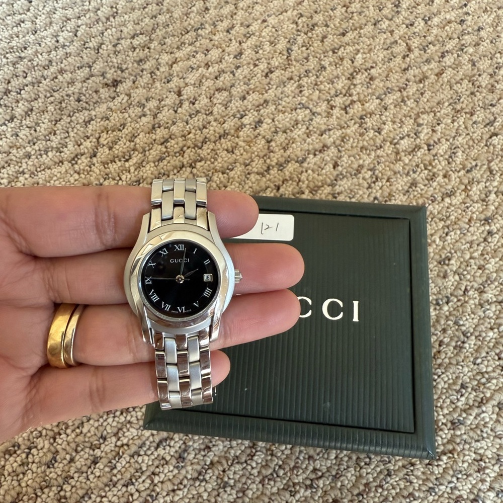 Gucci Black Dial Silver Women’s Watch - Picture 6 of 11